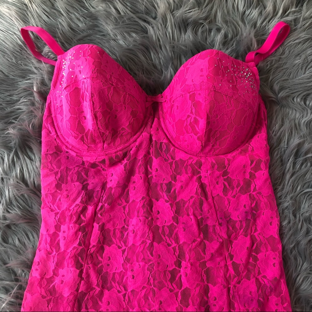 Hot pink Plus size lace lingerie/nighty. 40 C.